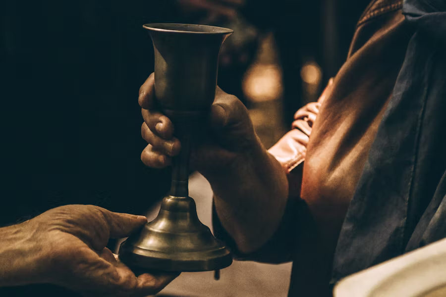 How to Spot and Avoid Cults in Korea (2026 Safety Guide for Tourists, Students & Expats)